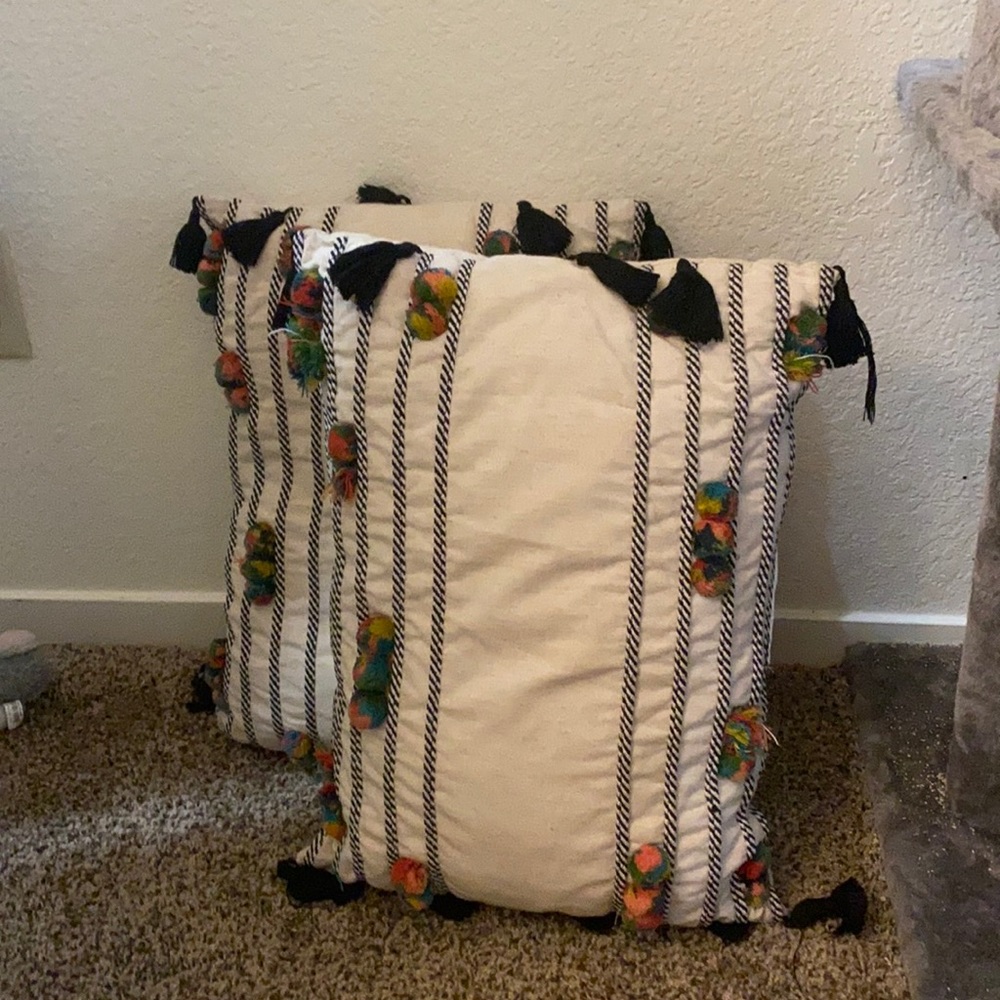 Accent pillow